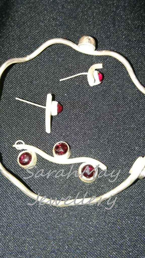 Garnet Waves Set